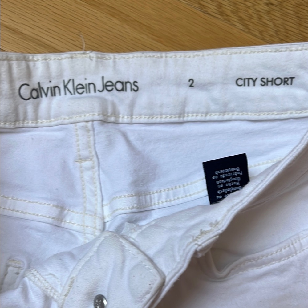Calvin Klein White Jean City Shorts - Picture 2 of 11